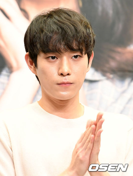 배우 김영대가 박수를 치고 있다./sunday@osen.co.kr