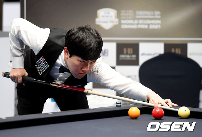 16일 오후 강원도 원주 '호텔 인터불고 원주 월드 3쿠션 그랑프리 2021(인터불고 WGP)' 개인전 8강이 진행됐다.김준태가 경기를 치르고 있다. 20210.07.16/youngrae@osen.co.kr