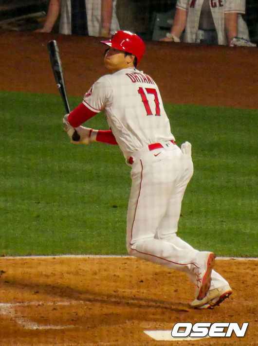 [OSEN=애너하임, 이사부 통신원]5회말 1사 1루 오타니가 적시 2루타를 치고 있다 /lsboo@osen.co.kr