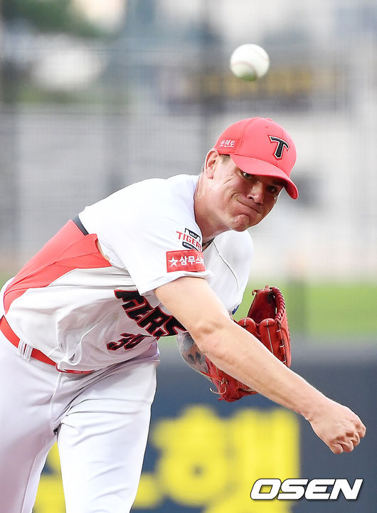 KIA 선발 브룩스가 마운드 위에서 힘차게 공을 뿌리고 있다. 2021.07.01 / rumi@osen.co.kr