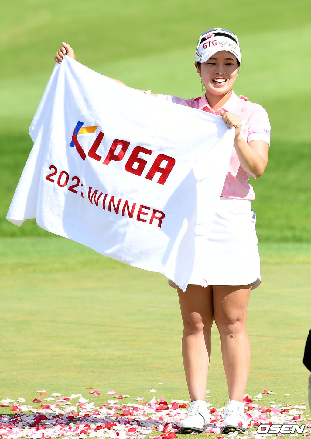 경기 종료 후 전예성이 취재진을 향해 포즈를 취하고 있다. 2021.07.18 /ksl0919@osen.co.kr