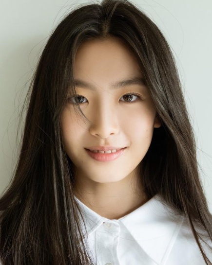 [사진=비 SNS] 비가 공개한 신인 배우 오예지 프로필 컷.