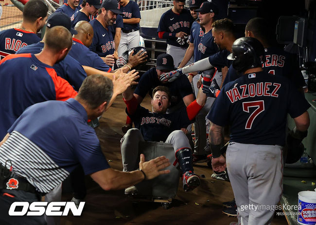 [사진] 보스턴의 덕아웃 카트 홈런 세리머니. ⓒGettyimages(무단전재 및 재배포 금지)