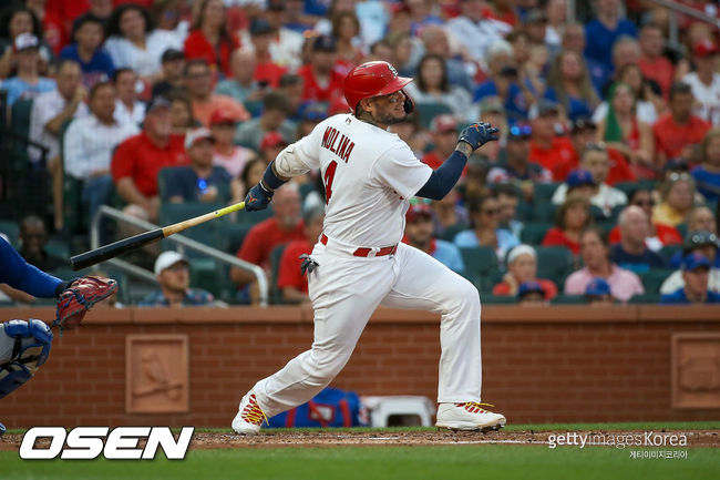 [사진] 세인트루이스는 2021년 7월 22일(한국시간) 시카고 컵스와 홈경기에서 연장 10회말 야디어 몰리나의 끝내기 안타가 나오면서 3-2 승리를 거뒀다.  ⓒGettyimages(무단전재 및 재배포 금지)