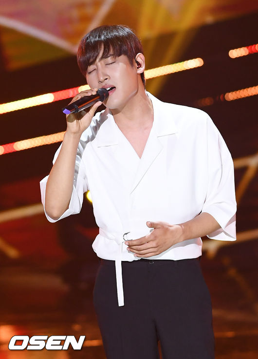 더쇼 생방송에서 박재정이 화려한 무대를 선보이고 있다./ rumi@osen.co.kr