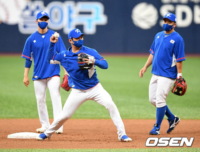 오지환이 수비 훈련을 하고 있다. 2021.07.20 /jpnews@osen.co.kr