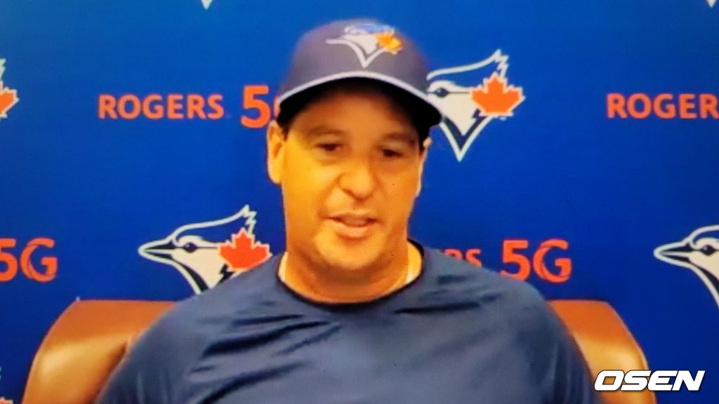 [사진]25일(한국시간) 뉴욕 메츠와의 경기를 마친 뒤 화상 인터뷰를 진행하고 있는 토론토의 찰리 몬토요 감독. <토론토 블루제이스 구단 제공 영상 캡처>
