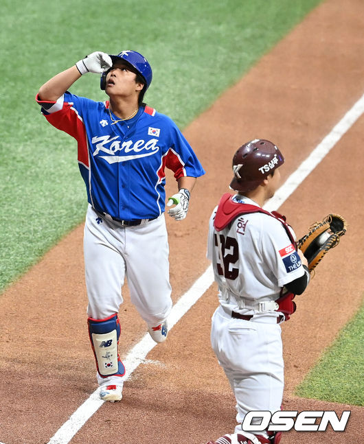김경문 감독이 이끄는 2020 도쿄 올림픽 야구 국가대표팀이 25일 오후 서울 고척스카이돔에서 키움 히어로즈와 평가전을 가졌다. 8회초 1사에서 대표팀 강백호가 솔로포를 날리고 세리머니를 하고 있다. 2021.07.25 /jpnews@osen.co.kr