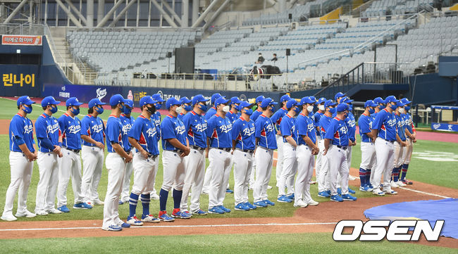 김경문 감독이 이끄는 도쿄올림픽 야구 대표팀이 세 차례 평가전을 2승 1무로 마쳤다.  야구 대표팀은 25일 서울 고척 스카이돔에서 열린 키움 히어로즈와 마지막 평가전에서 2-1로 승리했다. 대표팀이 출정식을 갖고 있다. 2021.07.25 /youngrae@osen.co.kr