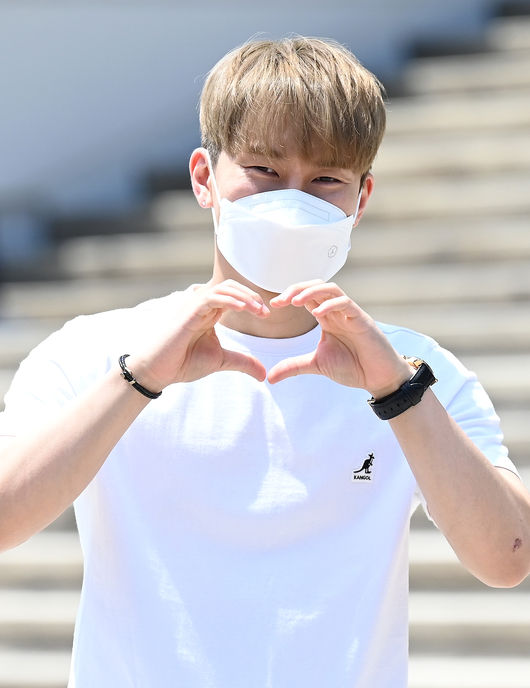 비투비 서은광이 방송국에 들어서며 포즈를 취하고 있다. 2021.07.26 /cej@osen.co.kr