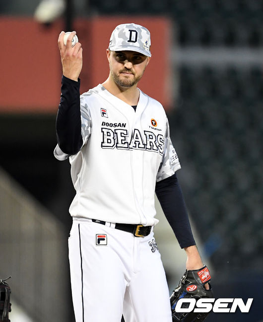 5회초 무사 2,3루에서 두산 로켓이 트레이너를 부르고 있다. 2021.06.23 /jpnews@osen.co.kr