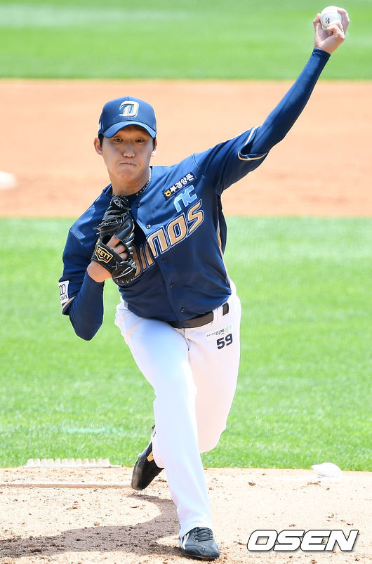 청팀 선발 구창모가 마운드 위에서 힘차게 공을 뿌리고 있다. 2021.06.01 /rumi@osen.co.kr