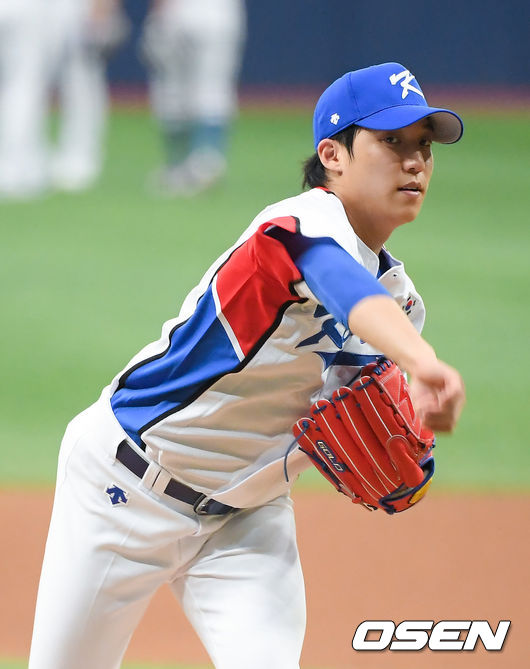 원태인이 수비훈련을 하고 있다. 21.07.17 / soul1014@osen.co.kr