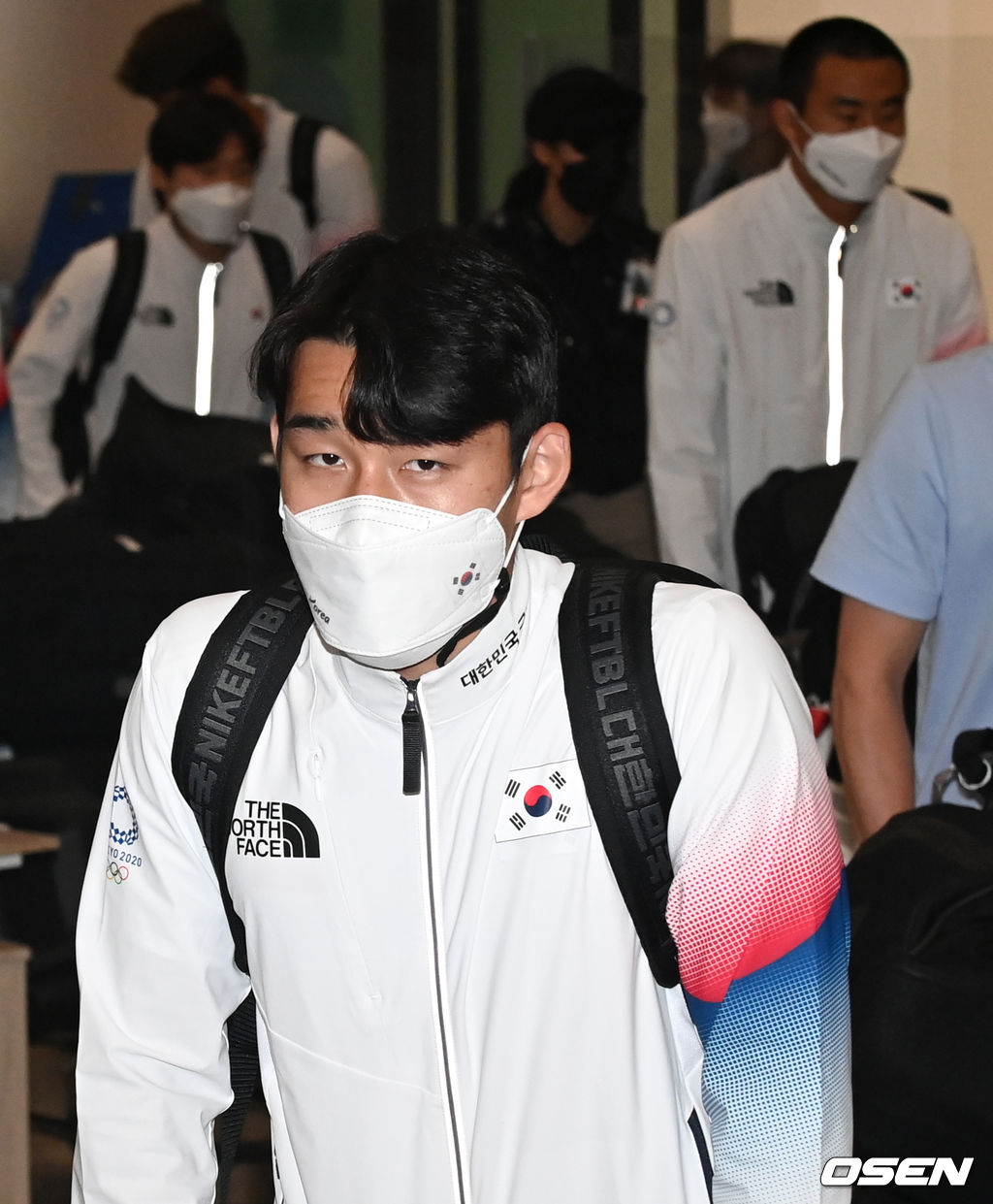 남자 축구대표팀 송민규가 입국장을 나서고 있다. 2021.08.02 /cej@osen.co.kr