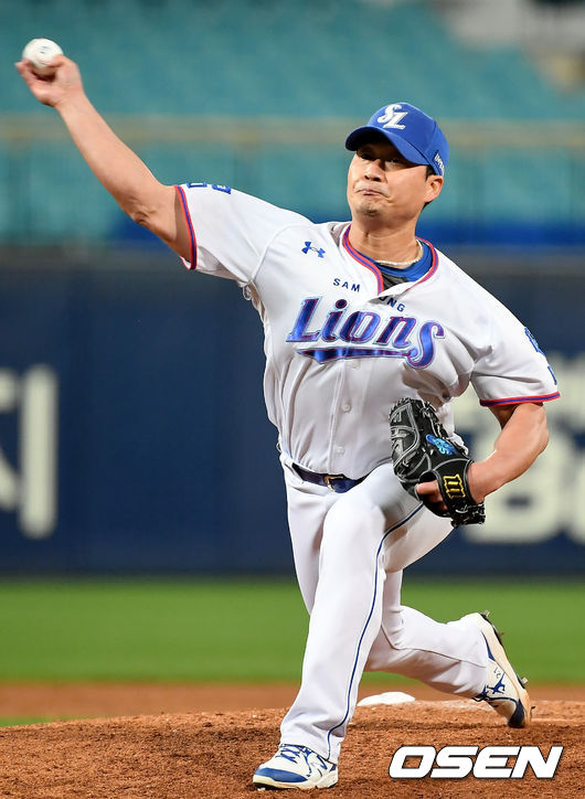 삼성이 연이틀 한화를 잡고 위닝시리즈를 확보했다. 삼성은 23일 대구삼성라이온즈파크에서 열린 2021 신한은행 SOL KBO리그 한화와의 홈경기를 3-0 승리로 장식했다.9회초 삼성 오승환이 마운드에 올라 힘차게 공을 뿌리고 있다. 2021.06.23 /ksl0919@osen.co.kr