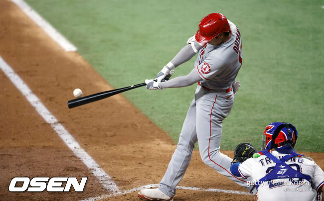 [사진] 에인절스는 2021년 8월 4일(한국시간) 미국 텍사스주 알링턴 글로브 라이프 필드에서 열린 ‘2021 메이저리그’ 텍사스 레인저스와 원정 경기에서 11-3 완승을 거뒀다. ⓒGettyimages(무단전재 및 재배포 금지)