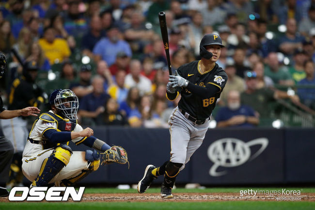 [사진] 박효준은 2021년 8월 4일(한국시간) 미국 위스콘신 밀워키 아메리칸 패밀리 필드에서 열린 ‘2021 메이저리그’ 밀워키 브루어스와 원정 경기에서 중견수 겸 1번 타자로 선발 출장해 역전 적시타 포함 3타수 1안타 3타점 1볼넷을 기록하며 연장 10회 승부를 벌인 팀의 8-5 승리에 이바지했다. ⓒGettyimages(무단전재 및 재배포 금지)