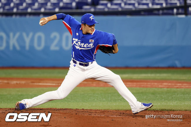 [사진] 고영표는 2021년 8월 4일 일본 요코하마 스타디움에서 열린 일본과 준결승전에서 선발 등판해 5이닝 동안 6피안타 7탈삼진 1볼넷 2실점 투구를 했다. ⓒGettyimages(무단전재 및 재배포 금지)
