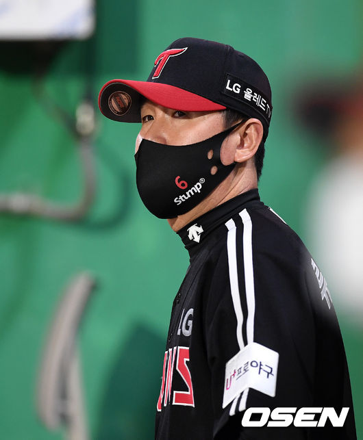 7회말 LG 류지현 감독이 경기를 바라보고 있다. 2021.06.22 /sunday@osen.co.kr