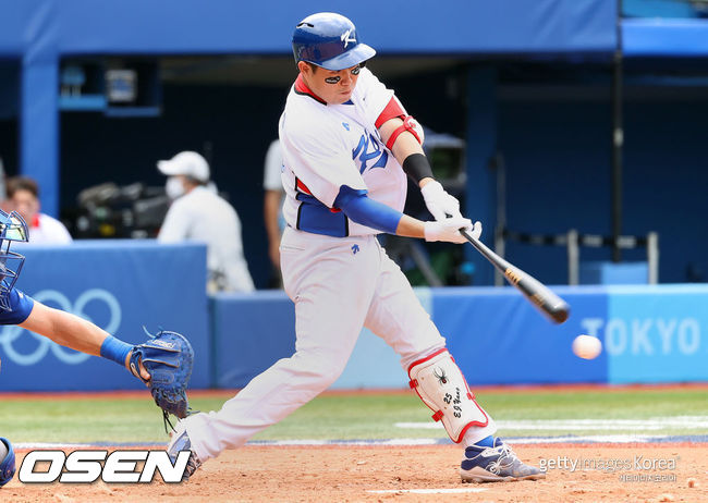 [사진] 양의지는 2021년 8월 4일 일본 요코하마 스타디움에서 열린 일본과 준결승전에서 포수 겸 4번 타자 중책을 맡고 선발 출장했으나 4타수 무안타로 침묵했다. 4타석 모두 삼진을 당했다. ⓒGettyimages(무단전재 및 재배포 금지)