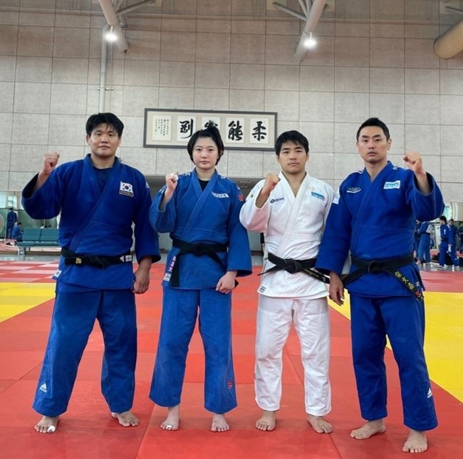왼쪽부터 조구함, 한희주, 안창림 선수, 송대남 감독 