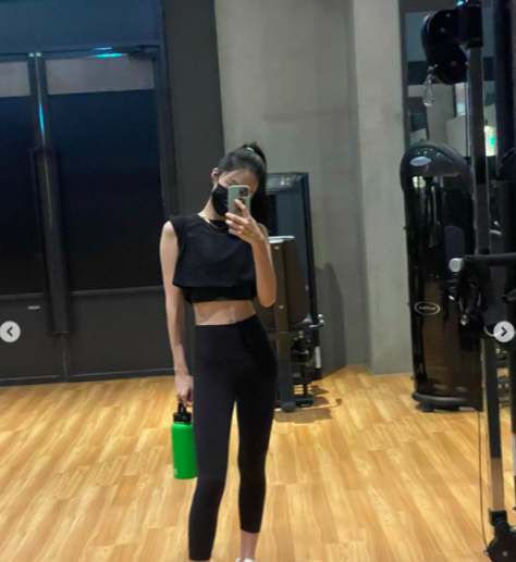 손나은 SNS