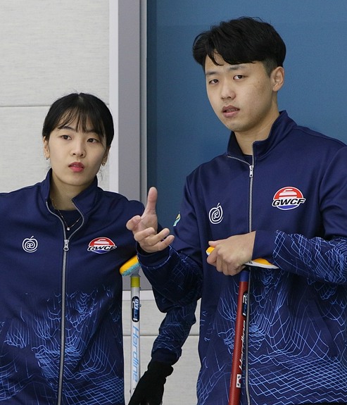 [사진]김민지-이기정 /대한컬링연맹 제공