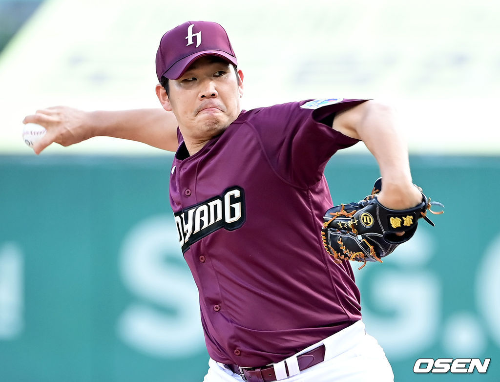 31일 오후 인천 인천 SSG랜더스필드에서 2021 KBO 퓨처스 썸머리그 SSG 랜더스와 고양 히어로즈의 경기가 열렸다. 1회말 고양 선발 정찬헌이 마운드에 올라 힘차게 공을 뿌리고 있다. 2021.07.31 /ksl0919@osen.co.kr