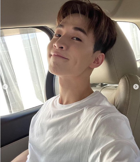 헨리 SNS