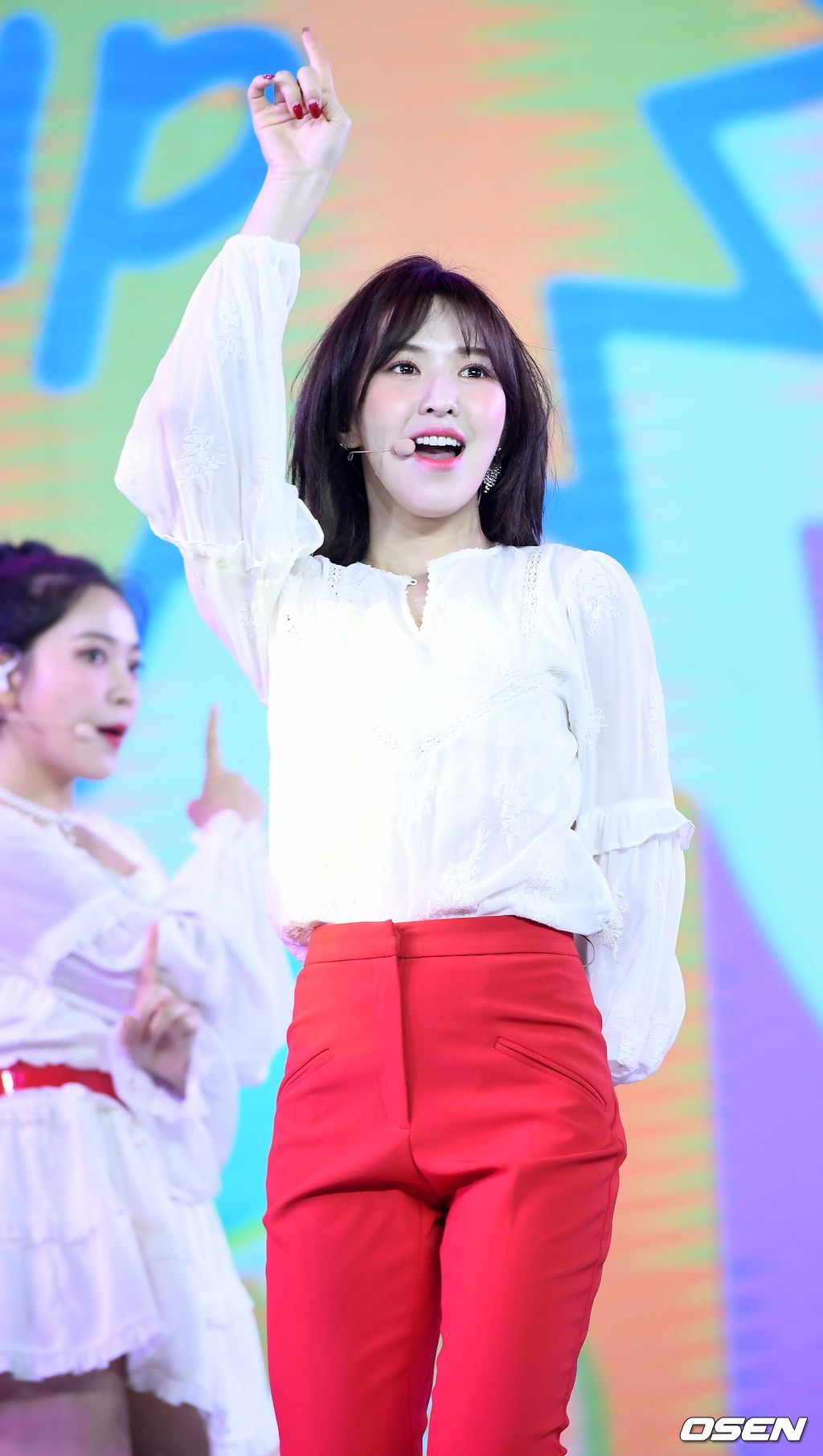 걸그룹 레드벨벳 웬디가 화려한 무대를 펼치고 있다./rumi@osen.co.kr