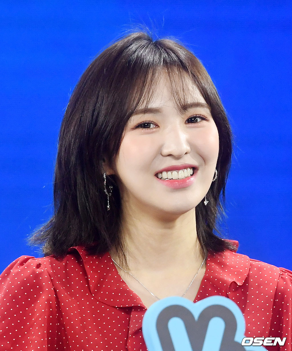 걸그룹 레드벨벳 웬디가 기자회견을 하며 미소짓고 있다./rumi@osen.co.kr