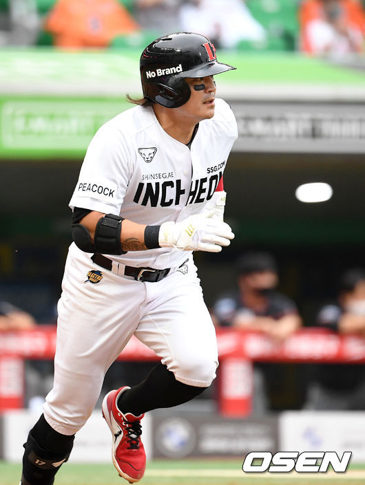 5회말 1사 1루에서 SSG 추신수가 병살타로 물러나고 있다. 2021.07.11 /sunday@osen.co.kr