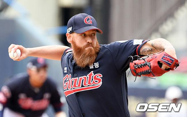 1회말 롯데 스트레일리가 역투하고 있다. /jpnews@osen.co.kr