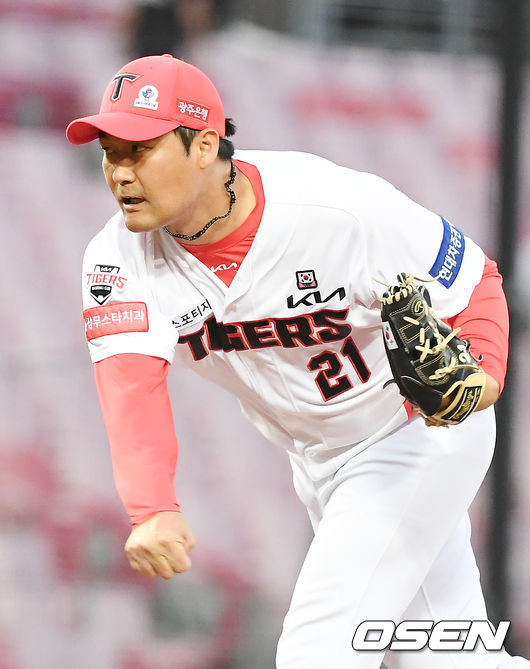 8회초 마운드에 오른 KIA 홍상삼이 힘차게 공을 뿌리고 있다. 2021.06.06 / rumi@osen.co.kr
