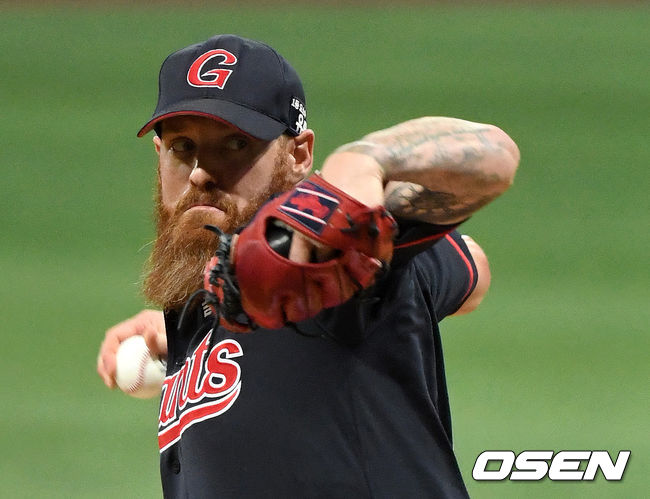 1회말 무사에서 롯데 선발투수 스트레일리가 역투하고 있다. 2021.06.03 /sunday@osen.co.kr