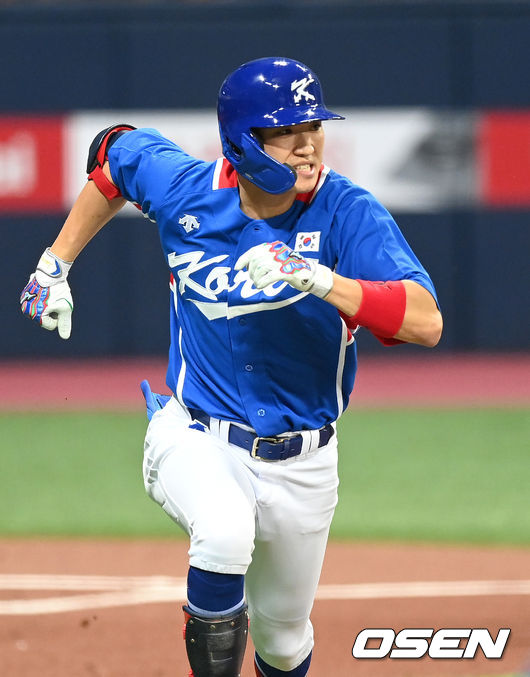 2회초 무사 만루에서 대표팀 박해민이 3타점 3루타를 치고 그라운드를 달리고 있다. 2021.07.23 /sunday@osen.co.kr