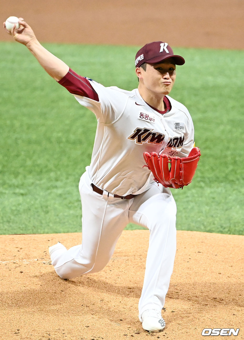 키움 선발 최원태가 마운드 위에서 힘차게 공을 뿌리고 있다. 21.08.11/rumi@osen.co.kr
