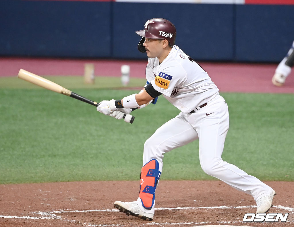 3회말 무사 키움 이용규가 2루타를 때려내고 있다. 2021.08.12/ youngrae@osen.co.kr