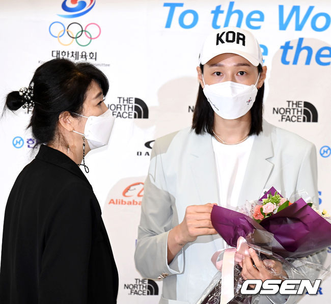 유애자 대한배구협회 홍보분과위원회 부위원장(한국배구연맹 경기 감독관), 김연경. 2021.08.09 /jpnews@osen.co.kr