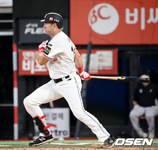 13일 오후 수원 KT위즈파크에서 '2021 신한은행 SOL KBO리그' KT 위즈와 삼성 라이온즈의 경기가 열렸다.2회말 1사 2,3루 KT 호잉이 1루수 앞 땅볼로 타점을 올리고 있다. 2021.08.13/youngrae@osen.co.kr