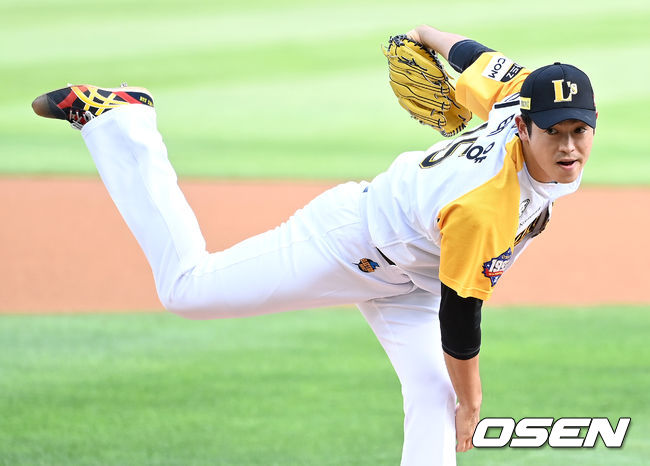 1회초 KIA 타선을 상대로 SSG 선발 이태양이 힘차게 공을 뿌리고 있다. 2021.08.14 / dreamer@osen.co.kr