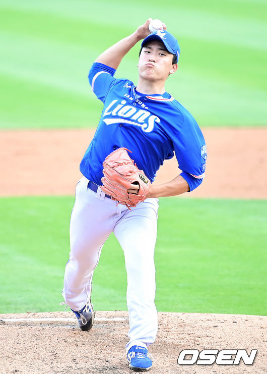 1회말 삼성 선발 이재희가 마운드에 올라 힘차게 공을 뿌리고 있다. 2021.08.15 /ksl0919@osen.co.kr