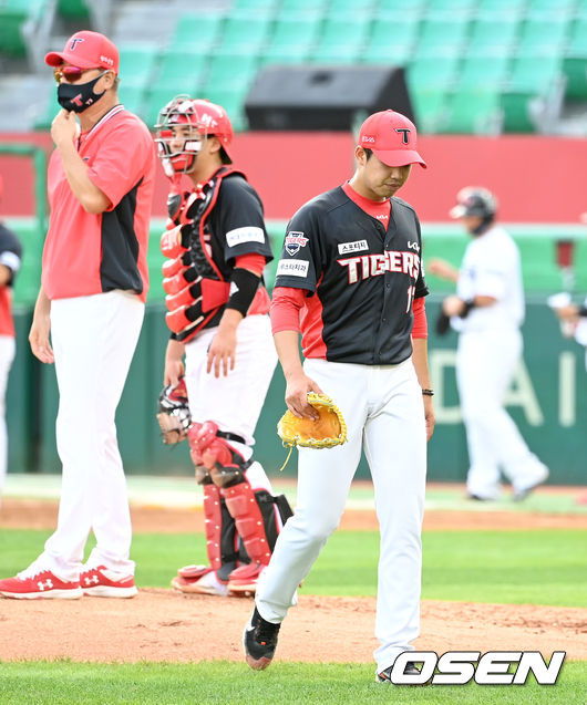2회말 2사 만루 상황 KIA 선발 임기영이 강판되고 있다. 2021.08.15 / dreamer@osen.co.kr
