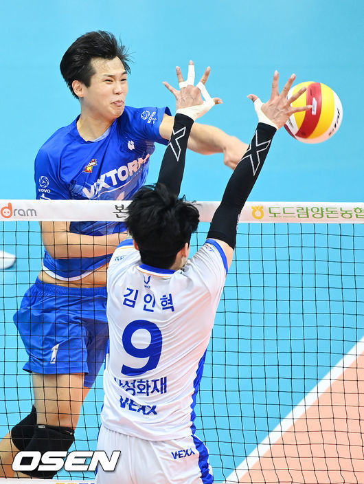 1세트 한국전력 서재덕이 강타를 날리고 있다. 21.08.16/rumi@osen.co.kr