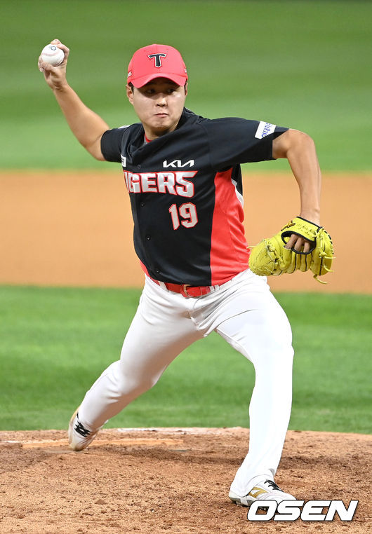 KIA 투수 윤중현이 힘차게 공을 뿌리고 있다. 2021.08.15 / dreamer@osen.co.kr
