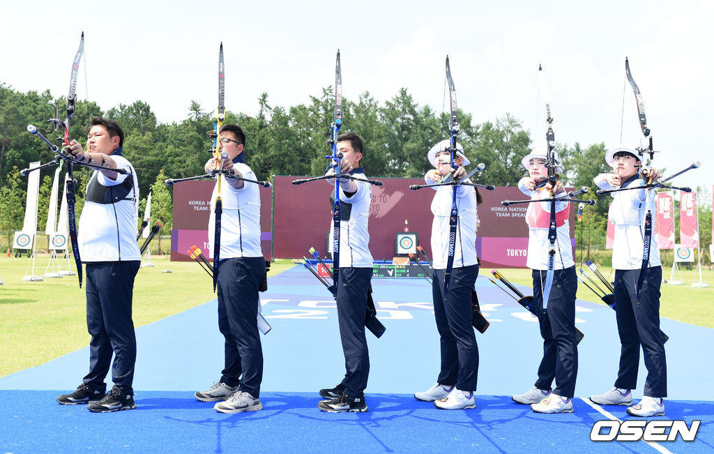 양궁대표팀 오진혁, 김우진, 김제덕, 장민희, 강채영, 안산 포즈를 취하고 있다. 2021.06.28 /sunday@osen.co.kr