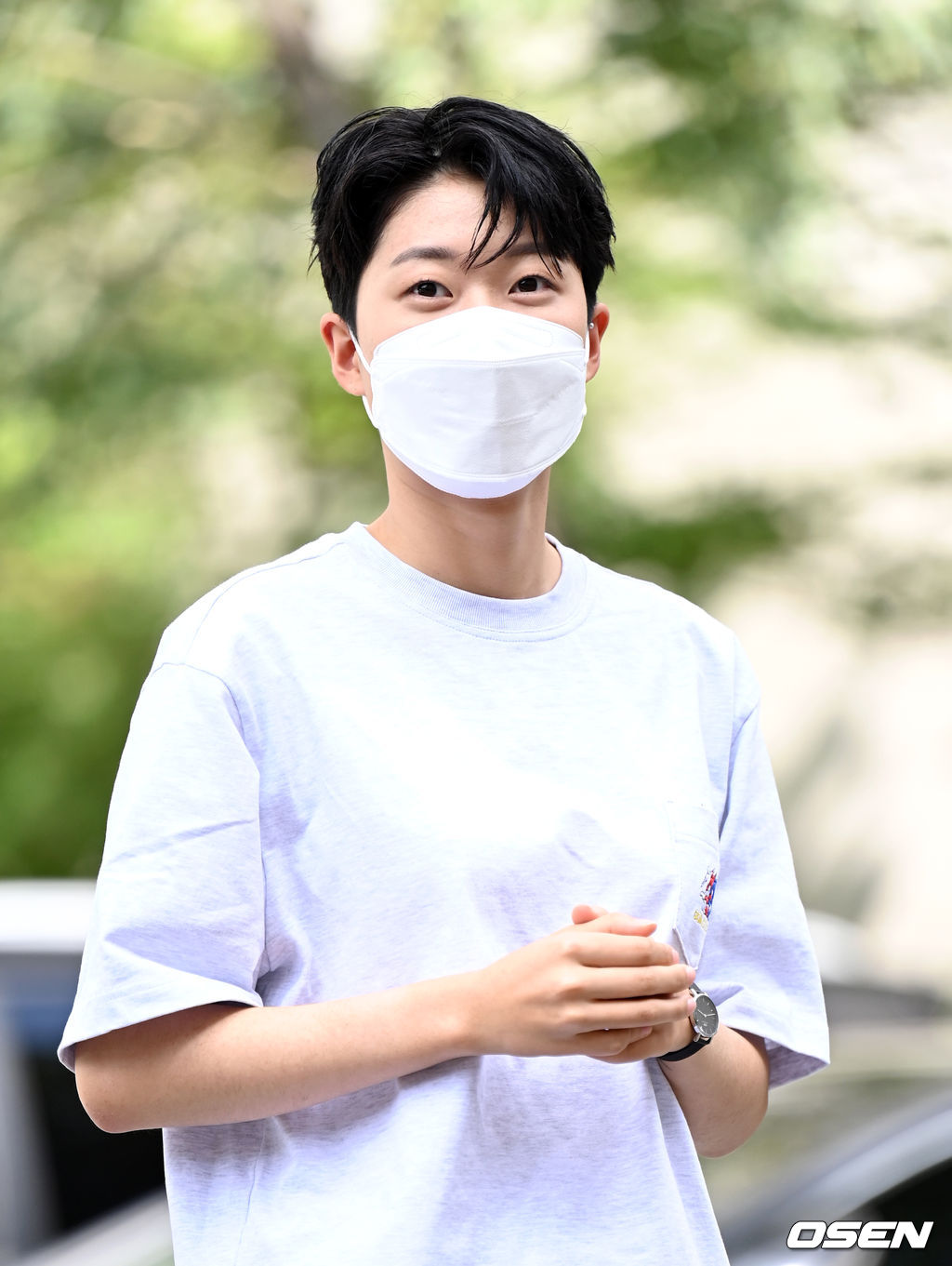 17일 오후 서울 영등포구 여의도 KBS에서 KBS 2TV '유희열의 스케치북' 녹화가 진행됐다.양궁대표팀 안산이 방송국으로 이동하며 포즈를 취하고 있다. 2021.08.17 /sunday@osen.co.kr