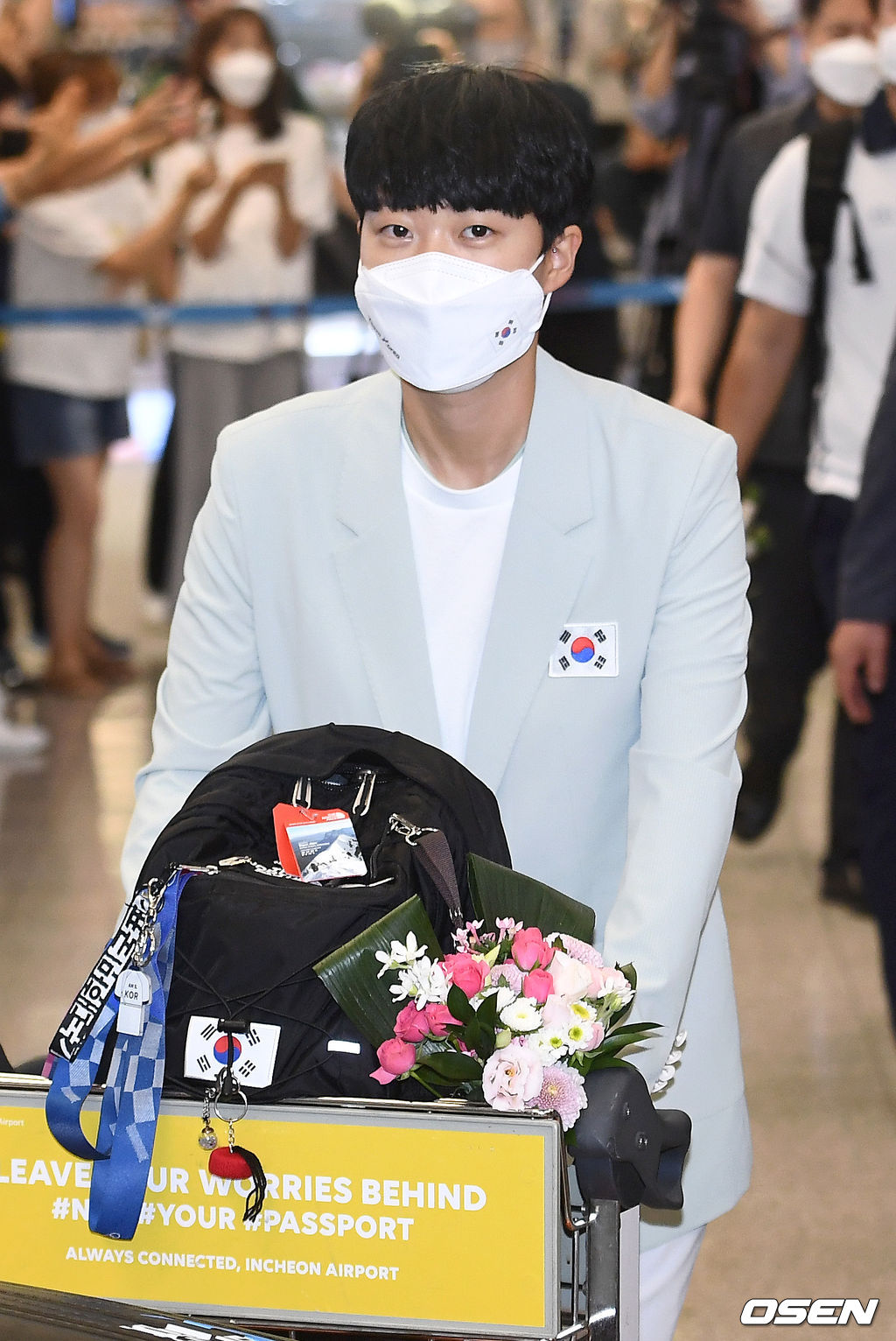 인천공항 제2터미널을 통해 2020 도쿄올림픽을 마친 국가대표 선수들이 귀국했다. 양궁대표팀 안산이 입국장을 나서고 있다. 2021.08.01 /sunday@osen.co.kr