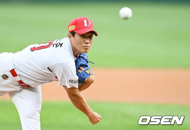 1회초 SSG 선발투수 최민준이 역투하고 있다. 2021.08.18 / soul1014@osen.co.kr