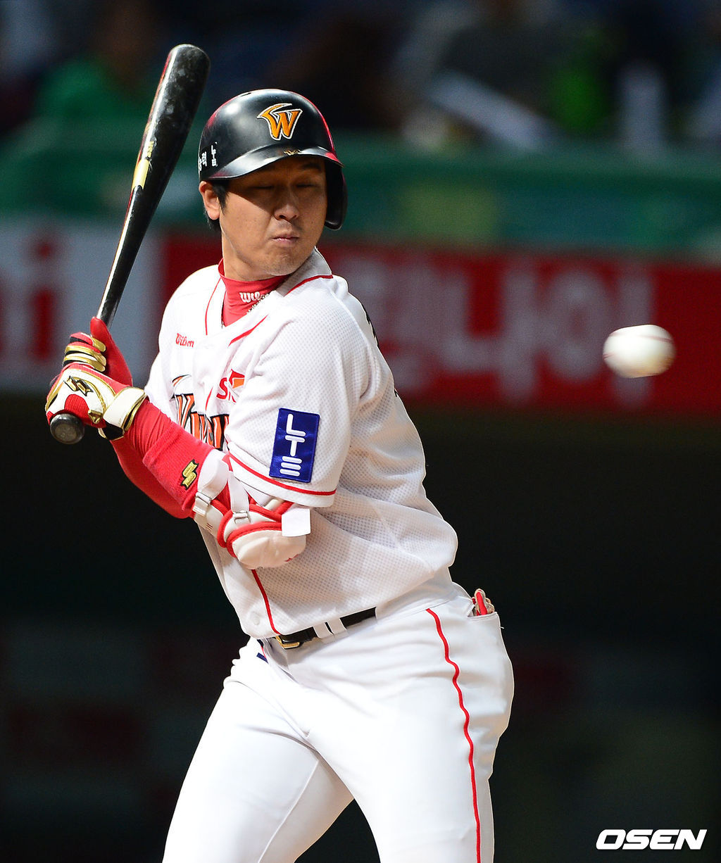 한편 타선에서는 SK표 'LCK'포가 주목된다. 이명기-최정-김상현은 지난 7일 문학 두산전에서 1홈런 포함 8안타 2타점 5득점을 합작했다. 4번 타자 김상현의 가세로 타선의 짜임새가 강해졌다./jpnews@osen.co.kr